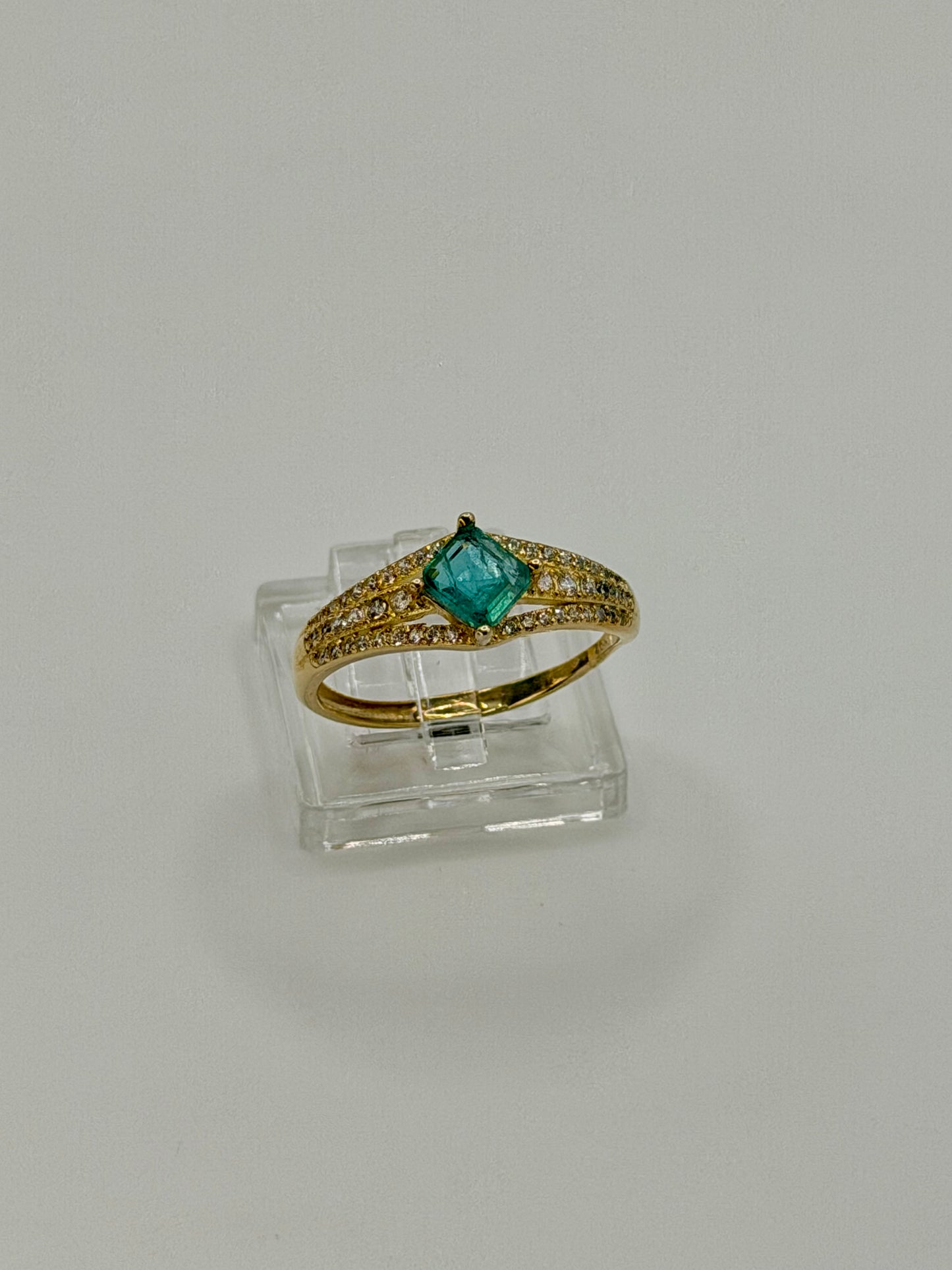 Natural Zambian Emerald Ring – 0.88 ct Emerald – Sterling Silver 925 with Gold Finish