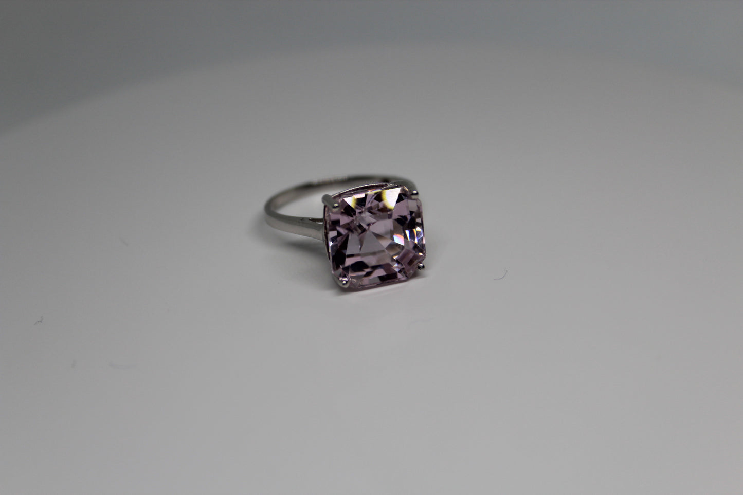 Elegant Kunzite Ring in 925 Sterling Silver