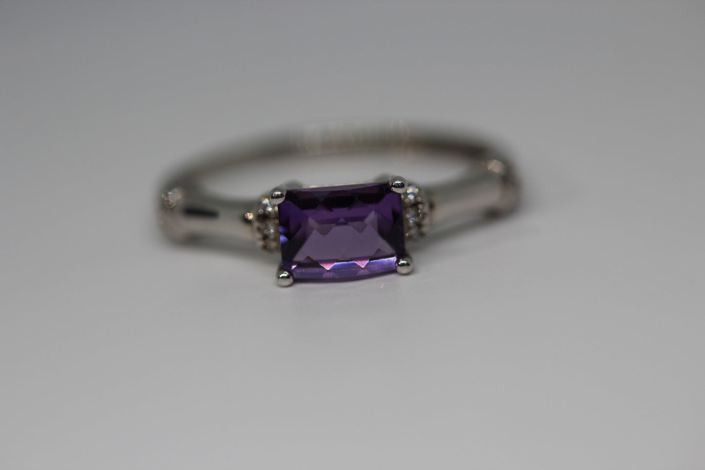 Amethyst Ring in 925 Sterling Silver