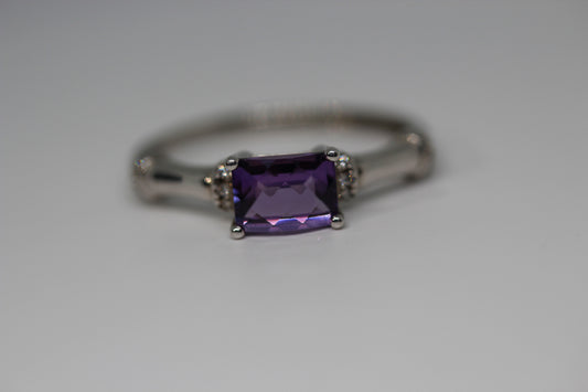 Amethyst Ring in 925 Sterling Silver