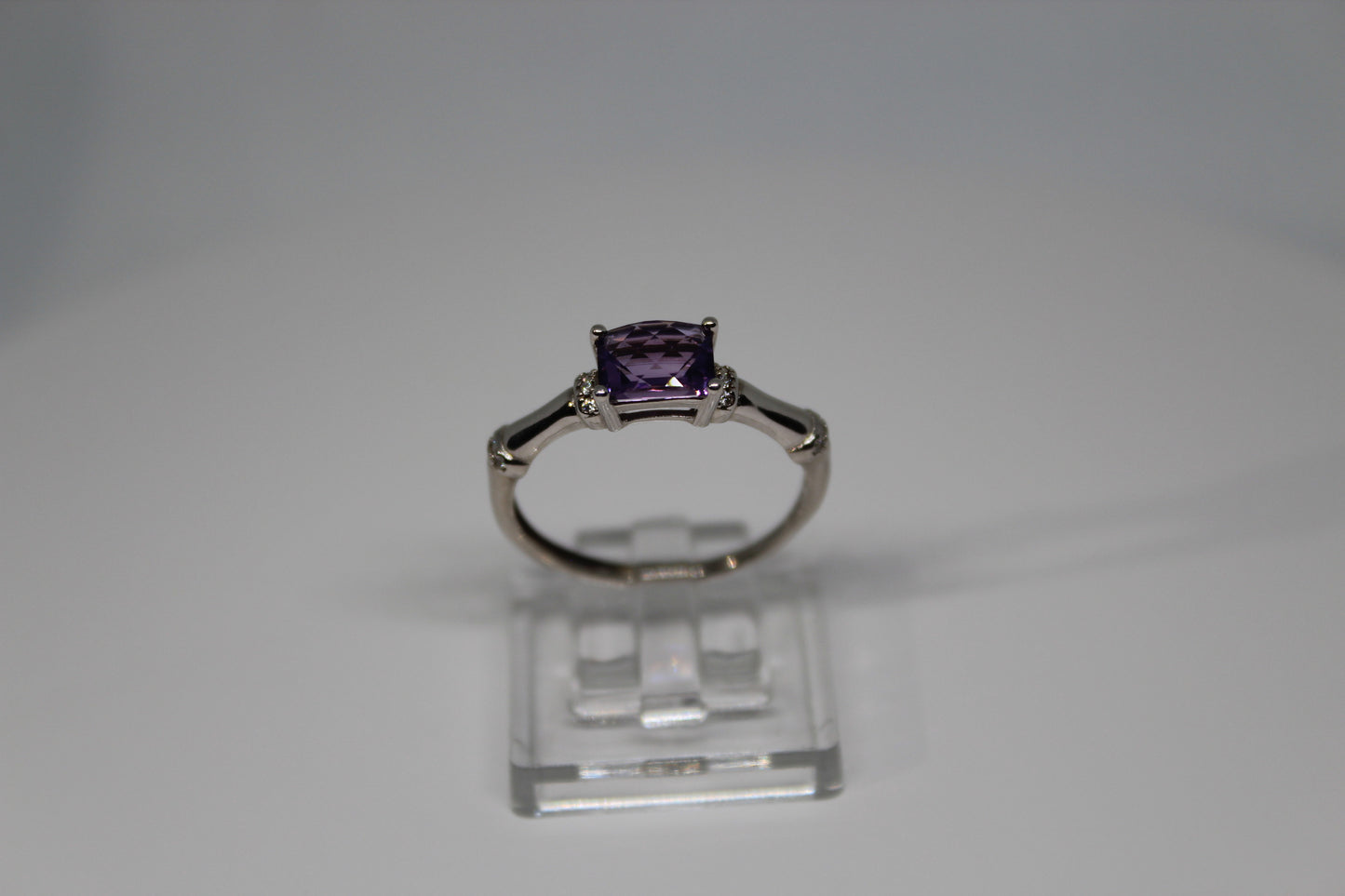 Amethyst Ring in 925 Sterling Silver