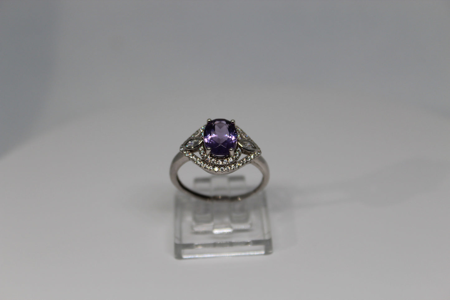Amethyst Ring in 925 Sterling Silver
