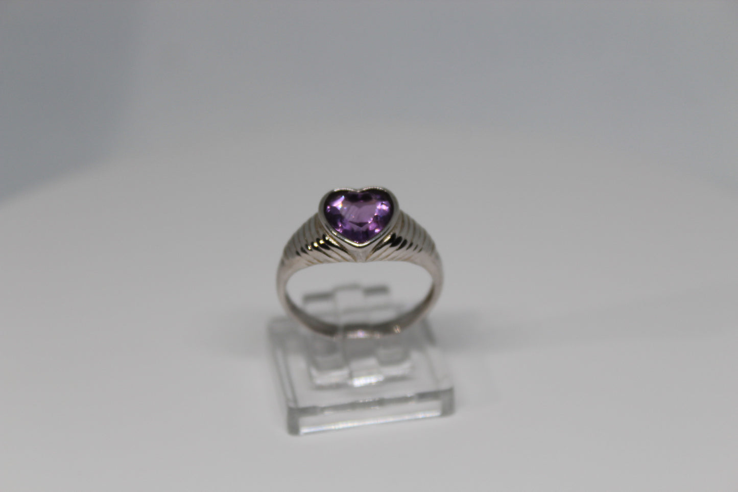 Vintage Heart Amethyst Ring in 925 Sterling Silver
