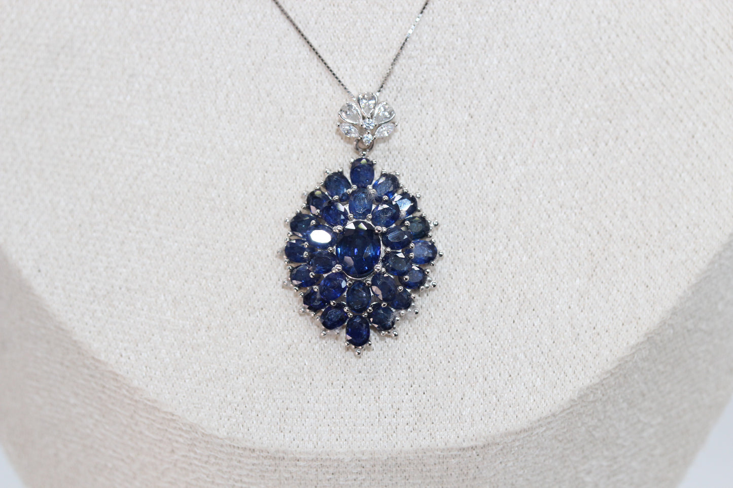 Natural Sapphire Statement Pendant – 5.07 CTW