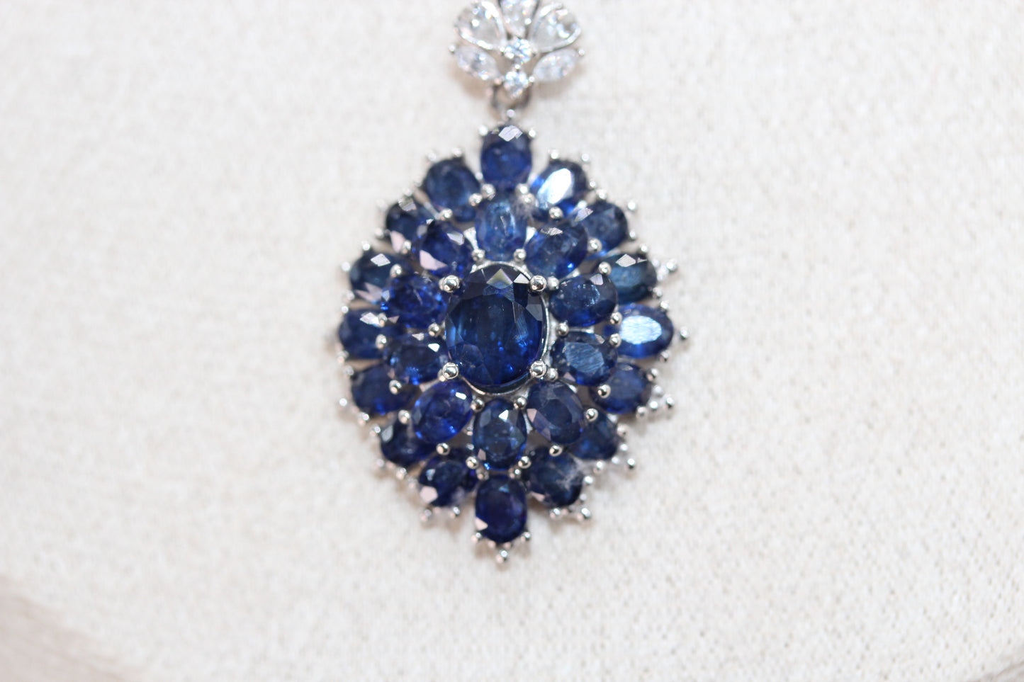 Natural Sapphire Statement Pendant – 5.07 CTW