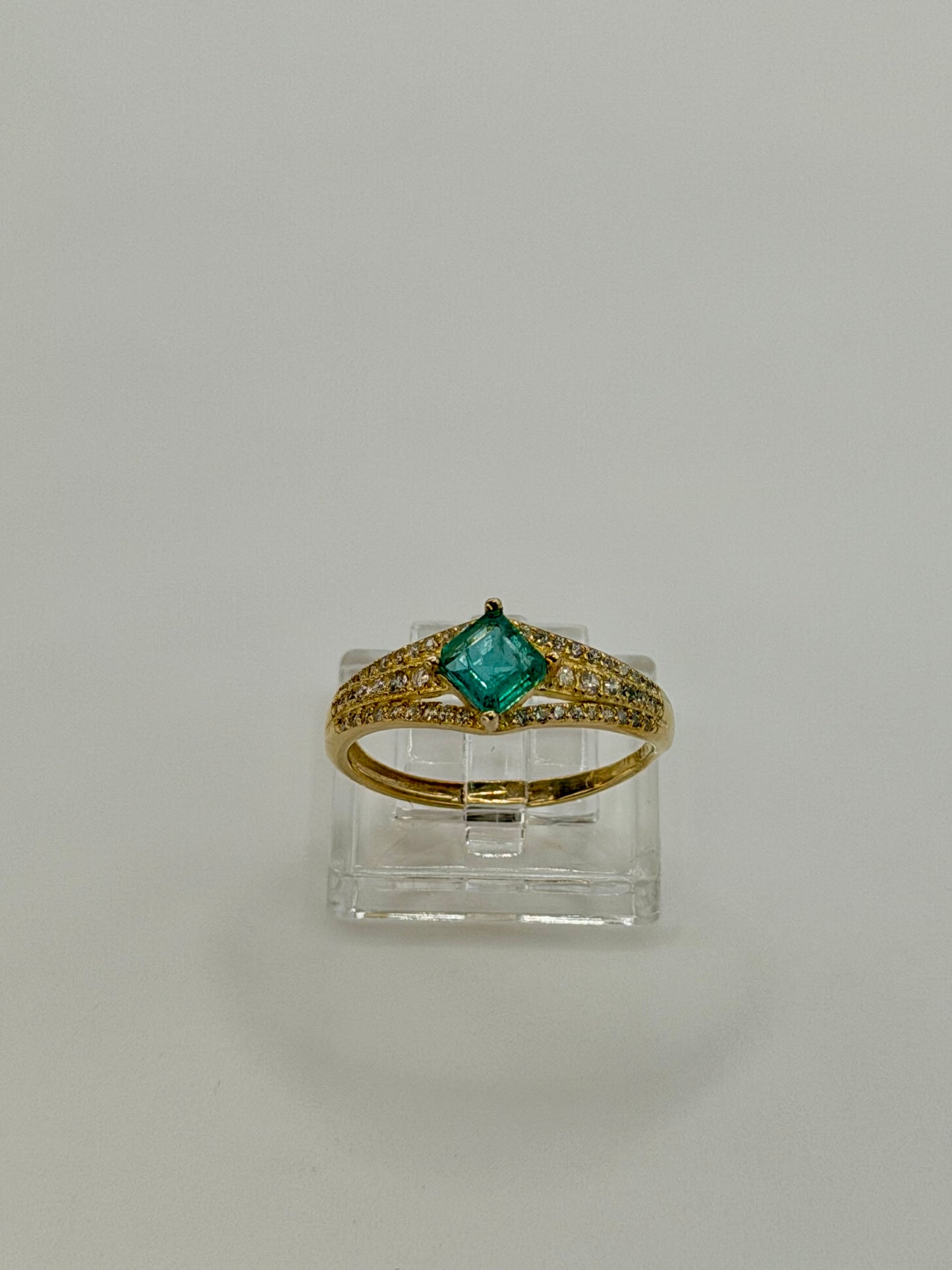 Natural Zambian Emerald Ring – 0.88 ct Emerald – Sterling Silver 925 with Gold Finish